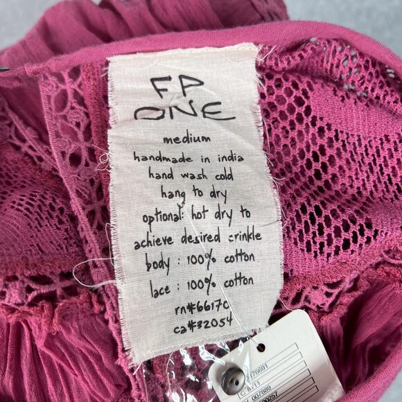Free People One Pink Golden Age Lace Long Sleeve Open Back Top Size Medium - Picture 10 of 10